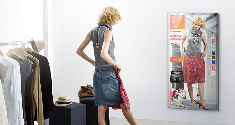 A Captivating Mirror/Signage Hybrid Display